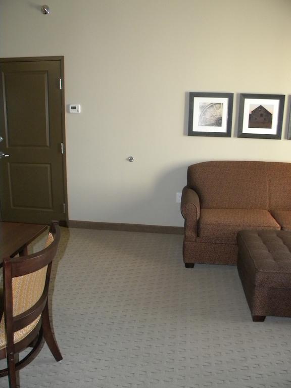 Teddy'S Residential Suites Watford City Exterior foto