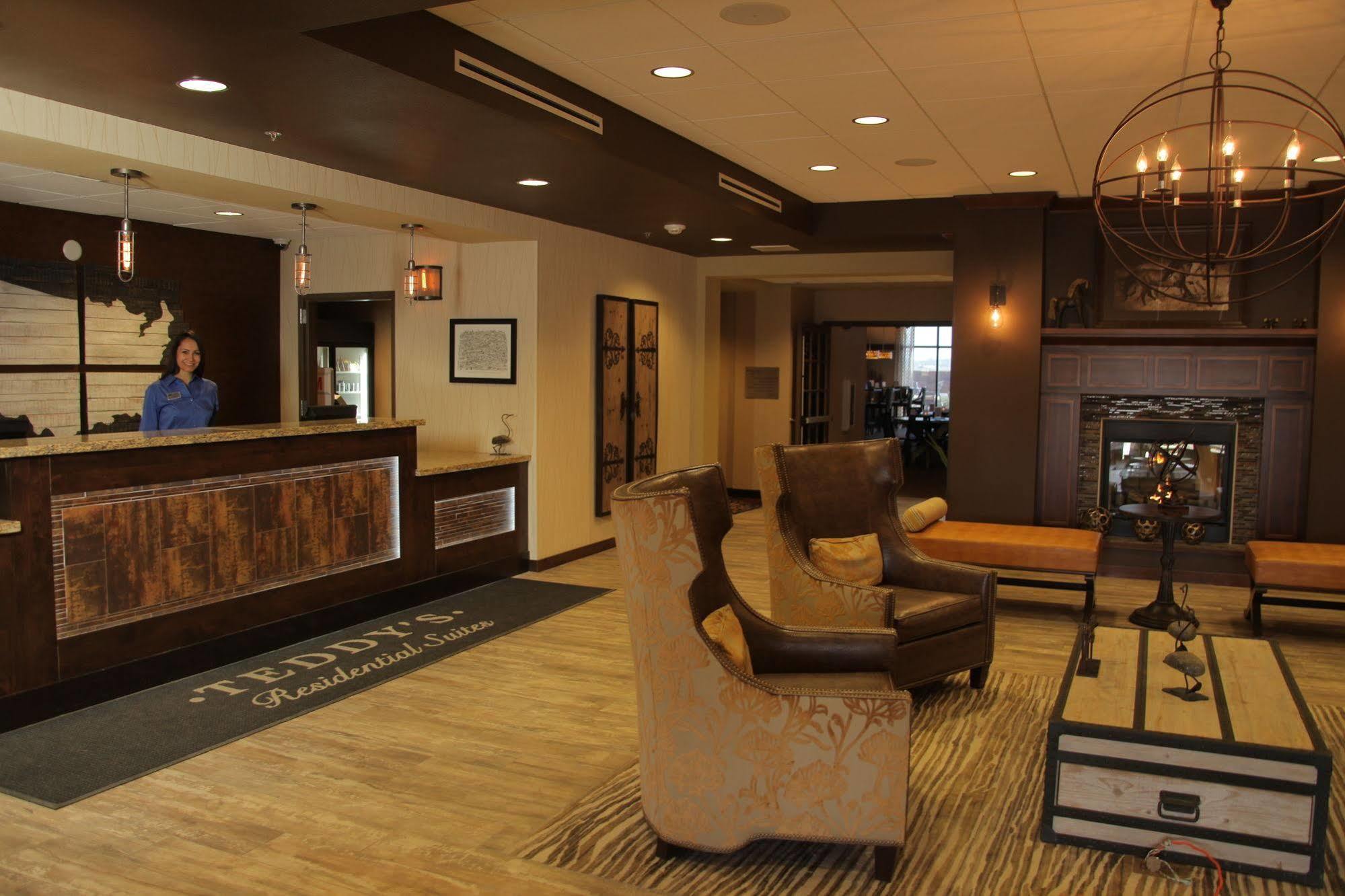 Teddy'S Residential Suites Watford City Exterior foto