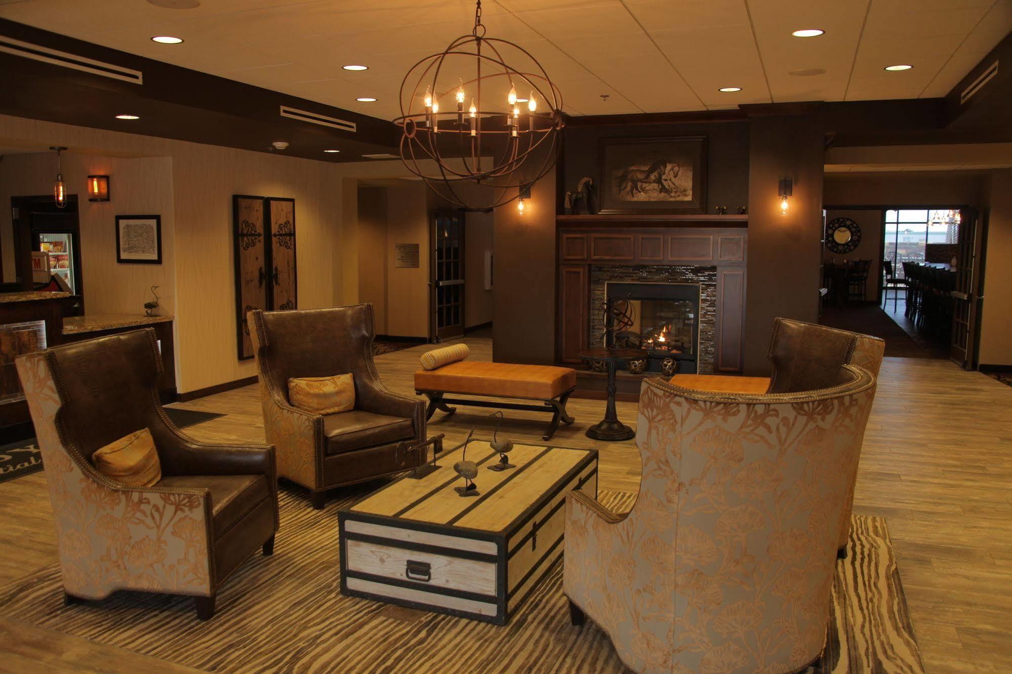 Teddy'S Residential Suites Watford City Exterior foto