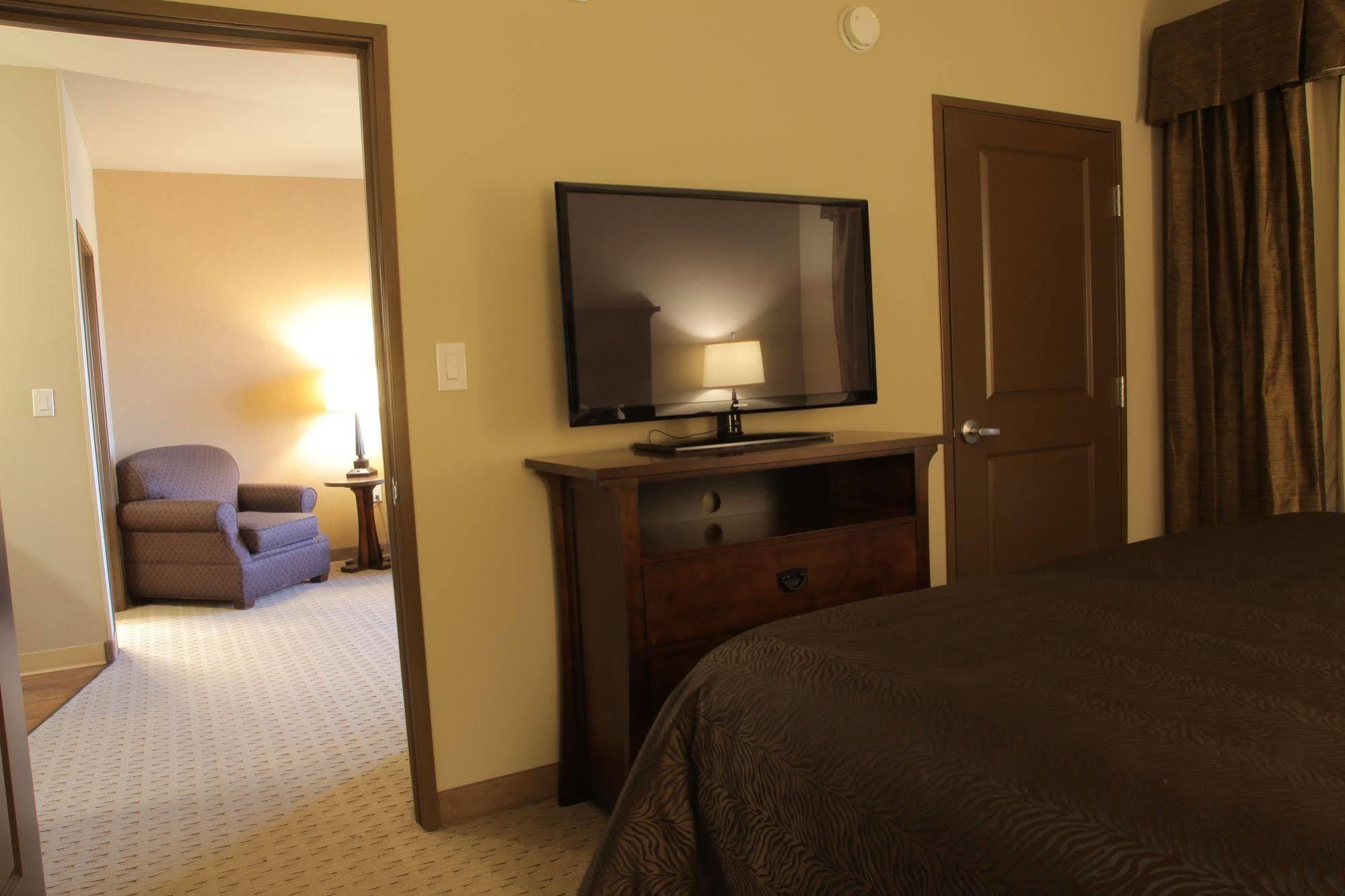Teddy'S Residential Suites Watford City Exterior foto